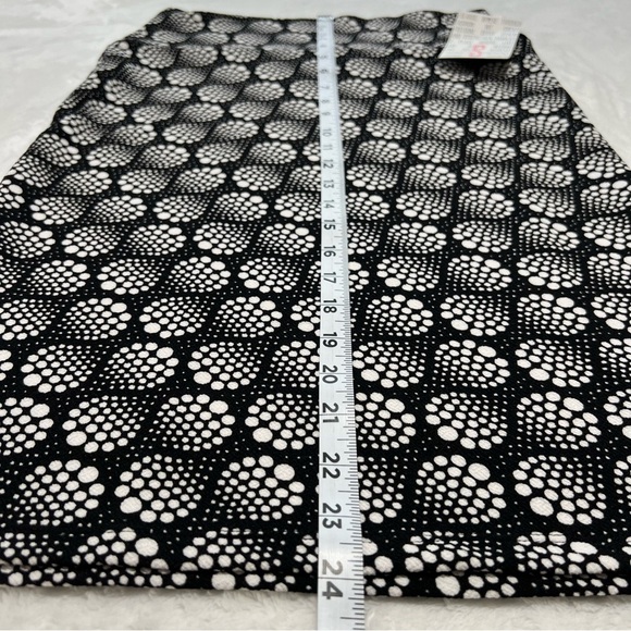 NEW Pencil Skirt High Waist Geometric LuLaRoe Cassie Black White Small S NWT - Picture 8 of 16